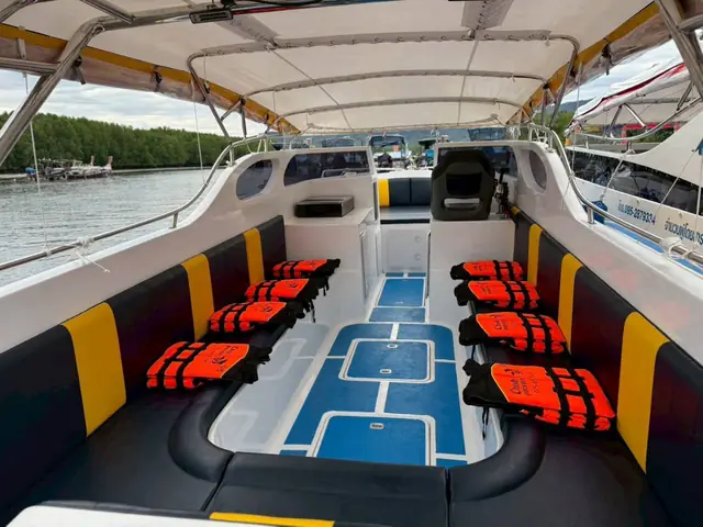 Aisle of the speedboat