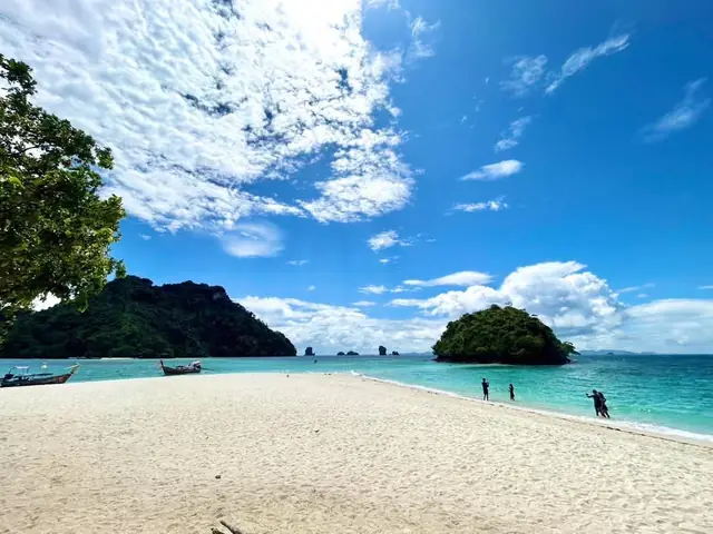 Sand at Talay Waek