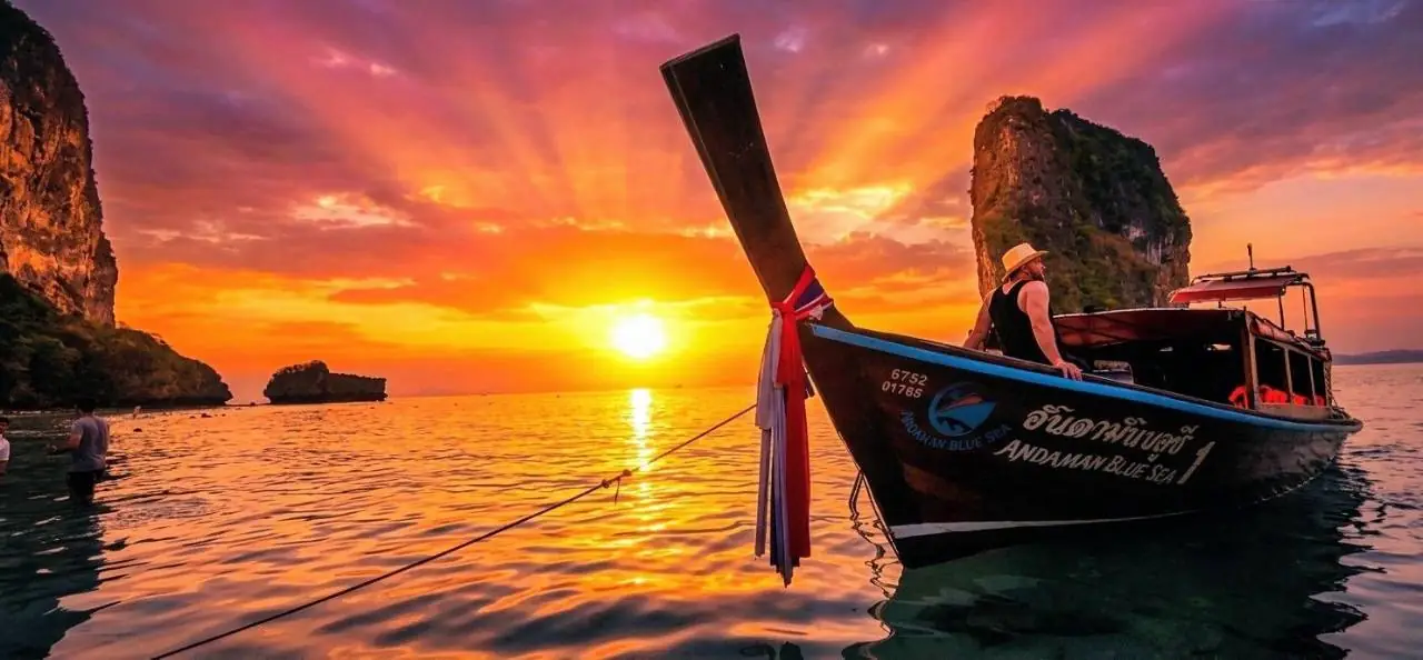 เรือหางยาว Andaman Blue Sea กับพระอาทิตย์ตกกลางทะเล
